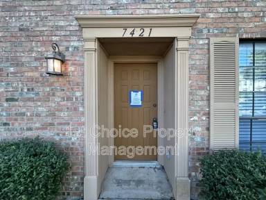 Main picture of 7421 Kingswood Cir