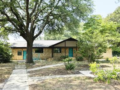 Main picture of 118 Green Meadows Dr