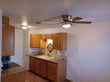 Main picture of 4001 E Moreland St
