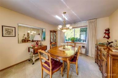 Main picture of 13042 35th Ave NE