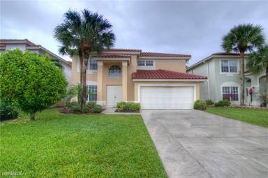 Main picture of 10627 Buttonwood Lake Dr