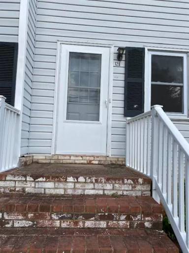 Main picture of 128 W Mason St