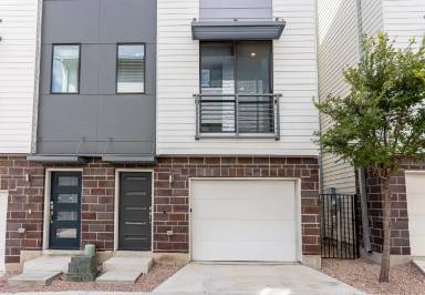 Main picture of 303 W Cypress St