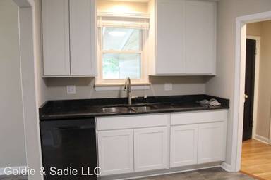 Main picture of 946 Sells Ave