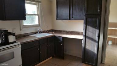 Main picture of 130 W Cornell Ave