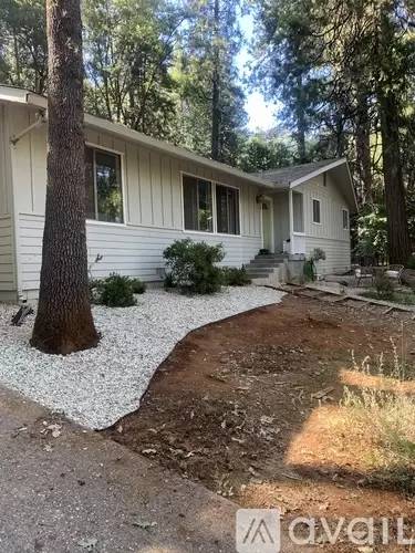 Main picture of 12921 Cedar Crest Ln
