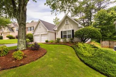 Main picture of 3846 Kirkwood Run NW