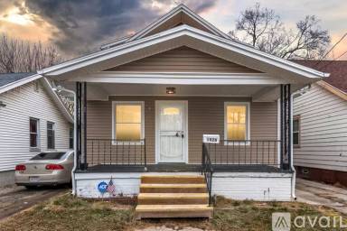 Main picture of 1928 Brussels St