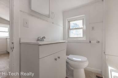 Main picture of 3350 W 46th St