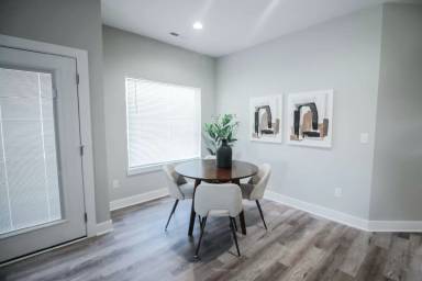 Main picture of 5655-5695 N Meridian Ct