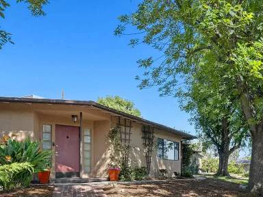 Main picture of 4702 Moore St