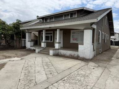 Main picture of 860 W 56th St