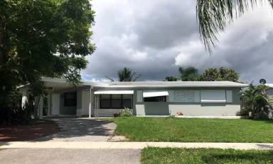 Main picture of 213 Tam O Shanter Dr