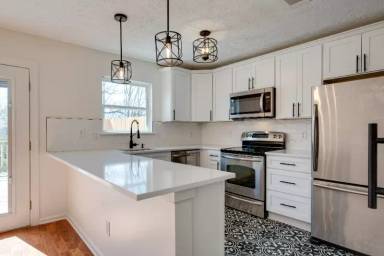 Main picture of 386 Huntington Ridge Dr