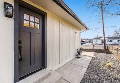 Main picture of 6364 Julian St