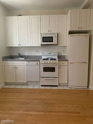 Main picture of 305 W 45th St
