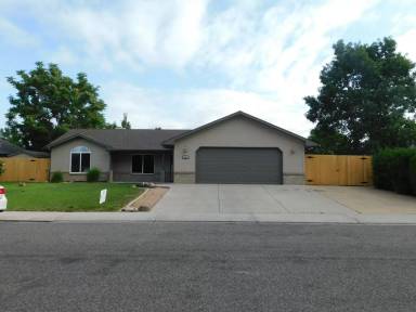 Main picture of 2552 McCook Ave