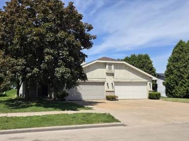 Main picture of 1600 E Tracia Ln