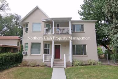 Main picture of 840 S Park St