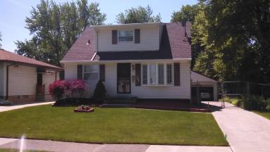 Main picture of 4630 W 190th St
