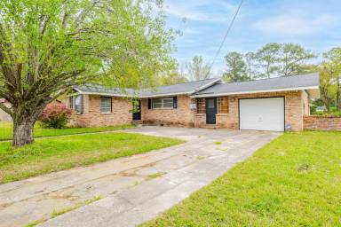 Main picture of 2111 Johns Ln