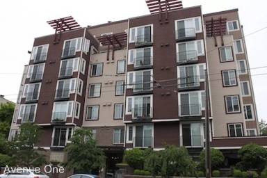 Main picture of 124 Bellevue Ave E
