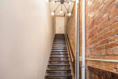 Main picture of 241 Hubbard St