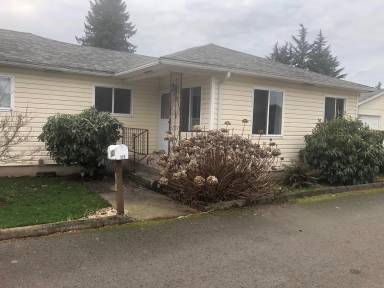 Main picture of 323 SE 141st Ave