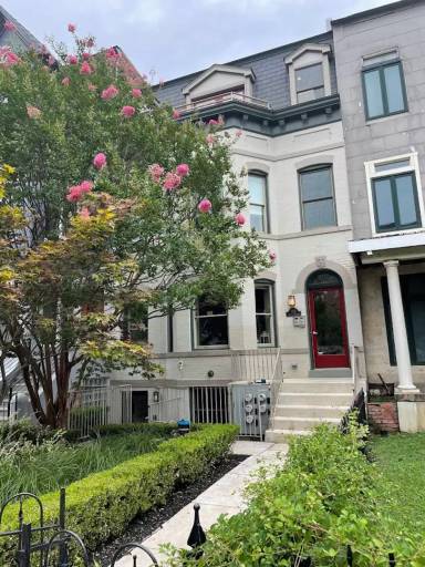 Main picture of 1322 Kenyon St NW