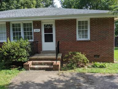 Main picture of 2805 Botone Ave