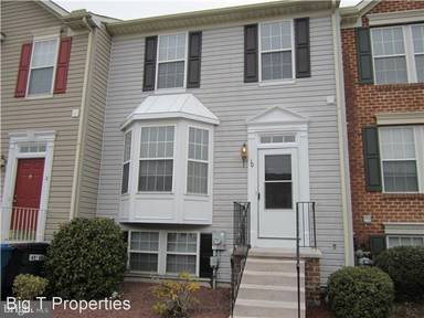 Main picture of 10 W Christina Pl