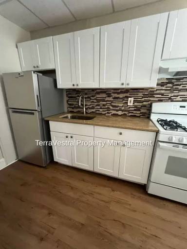 Main picture of 621 Newton Ave