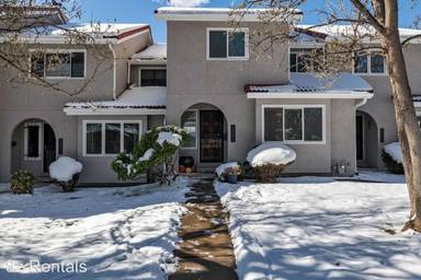 Main picture of 2365 Perry St