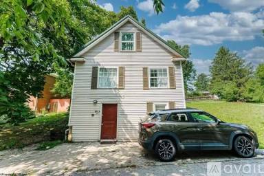 Main picture of 1313 Mineral Ave