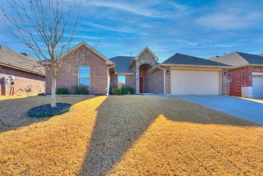 Main picture of 1716 Savannah Ln