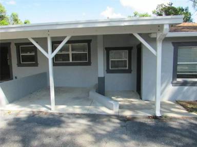 Main picture of 822 S Lone Oak Dr