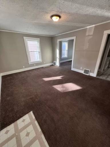 Main picture of 2046 Thompson Ave