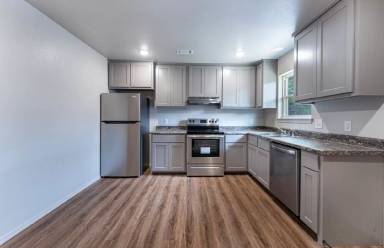 Main picture of 800 Henryetta St