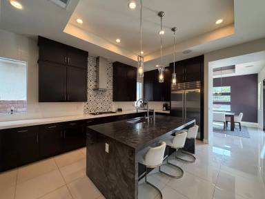 Main picture of 66 Pristine Glen St