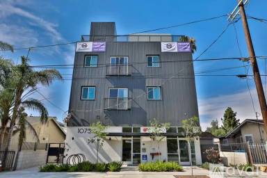 Main picture of 1069 Exposition Blvd