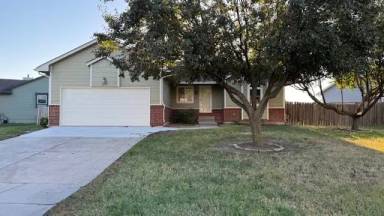 Main picture of 3530 N Governeour St