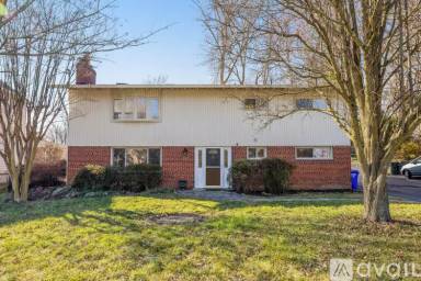 Main picture of 6815 Old Chesterbrook Rd