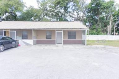 Main picture of 5146 Studio Dr