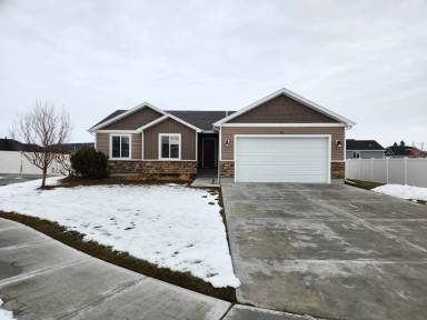 Main picture of 431 Adobe Ct