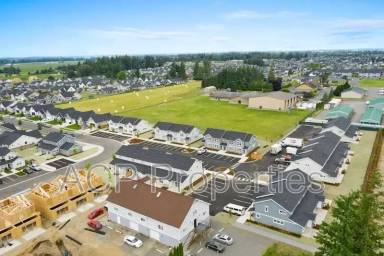 Main picture of 2249 Currant St