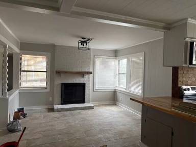 Main picture of 323 Country Club Rd