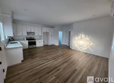 Main picture of 1375 N Columbus Ave