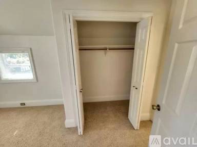 Main picture of 210 Elm St
