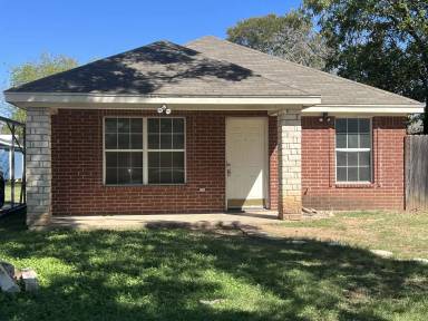Main picture of 105 Cedar St