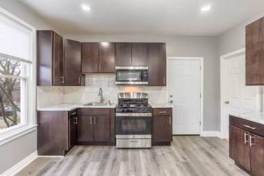 Main picture of 2939 N Springfield Ave